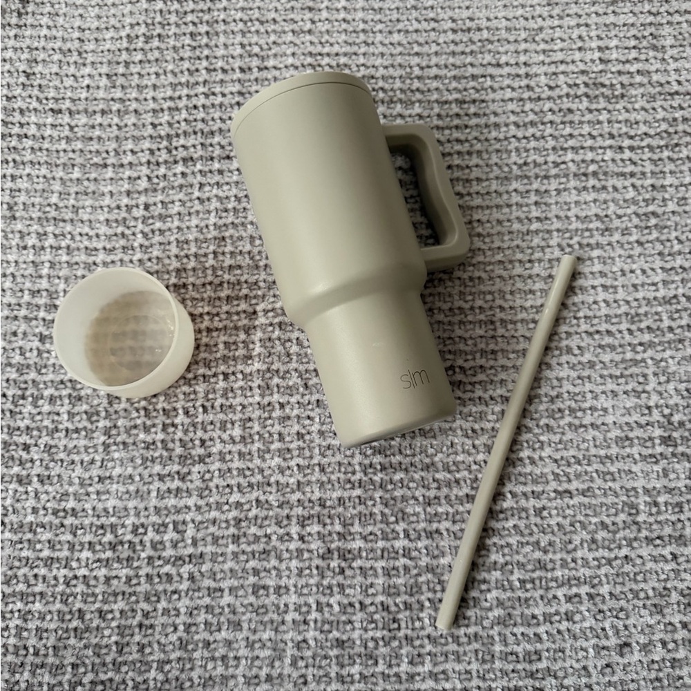 Sleek Beige simple modern 24 oz trek